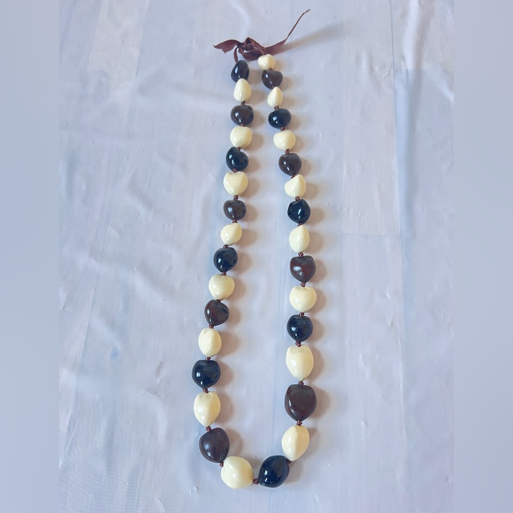 Hawaiian Kukui Nut Lei nuts Necklace Black Brown Cream Three color unisex EUC